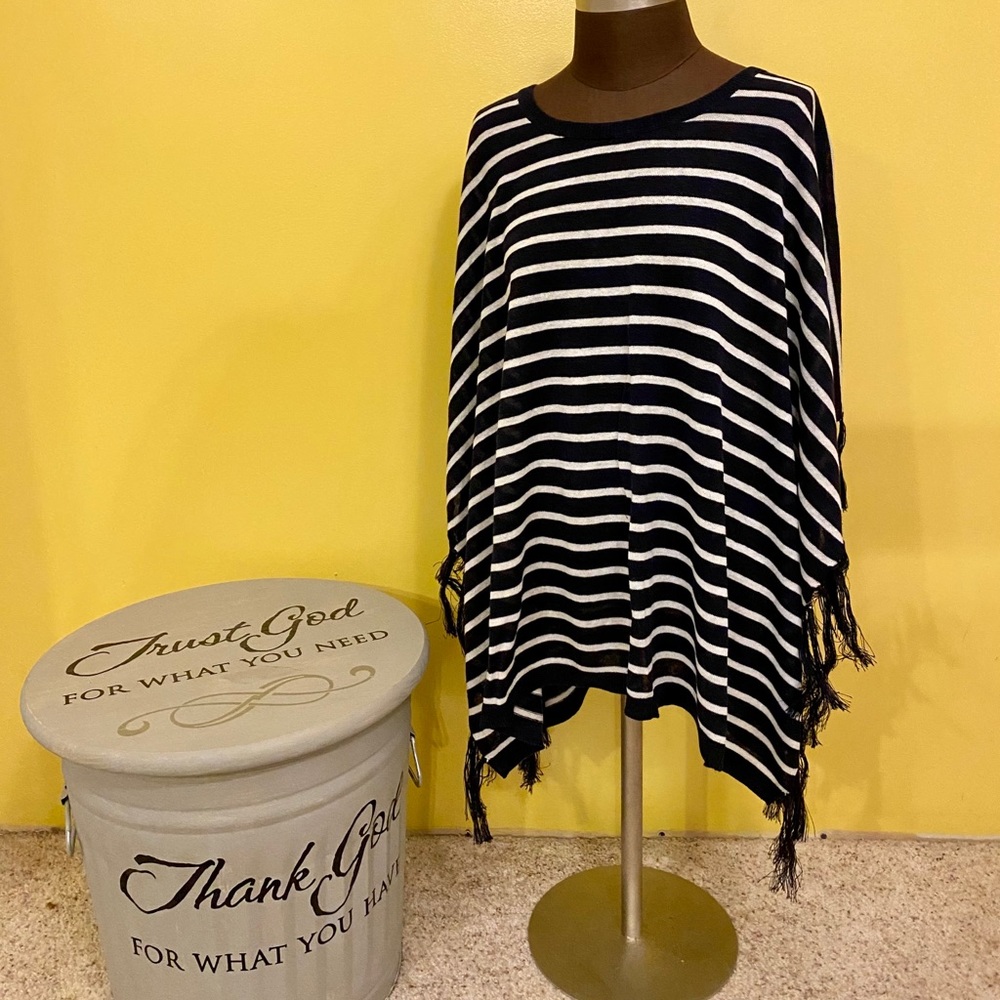 Talbots Sweater Poncho / Shaw
